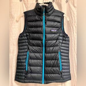 NWOT never worn Patagonia down vest XS dark navy turquoise blue